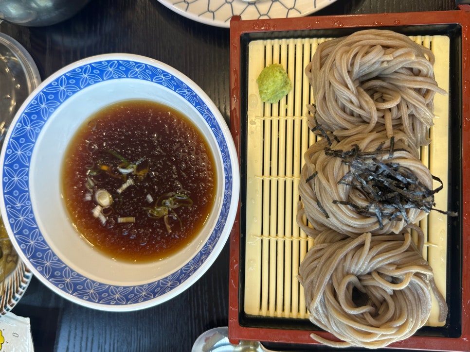 냉소바와 돈가스가 함께 나온 삼동정식