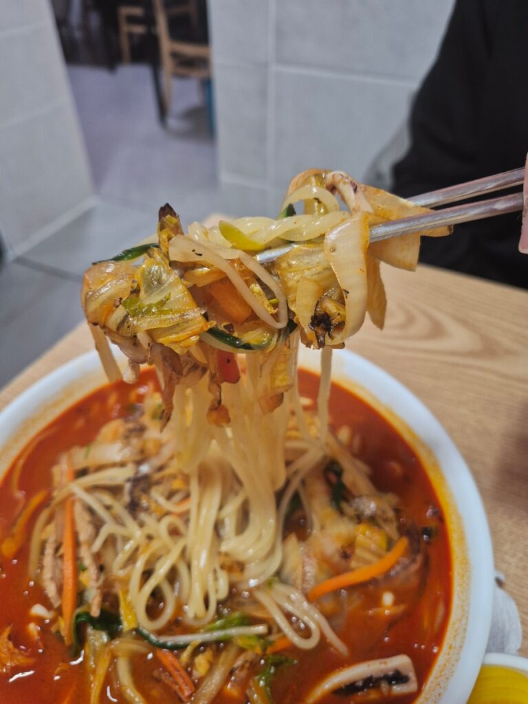 가야성 짬뽕 면과 해물